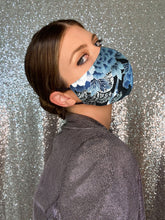 Load image into Gallery viewer, Botanica Mask - Navy/Silver - Maskela